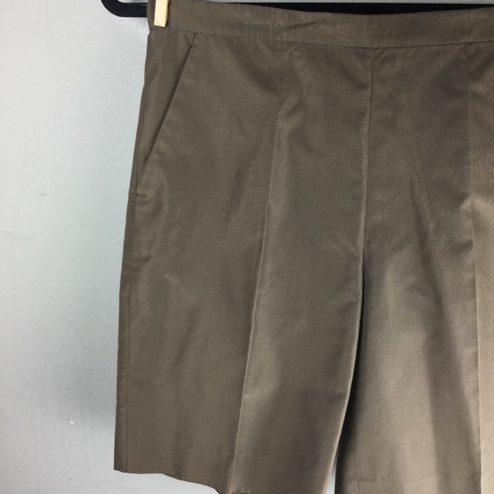 NWT Michael Kors 100% Silk High Rise Creased Front Moss Green 9” Shorts Size 4 - Picture 4 of 9